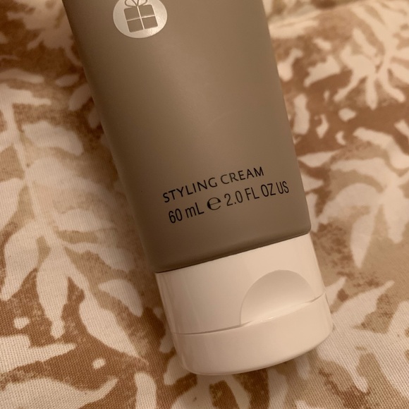 Living Proof Nourishing Styling Cream. - Picture 4 of 4